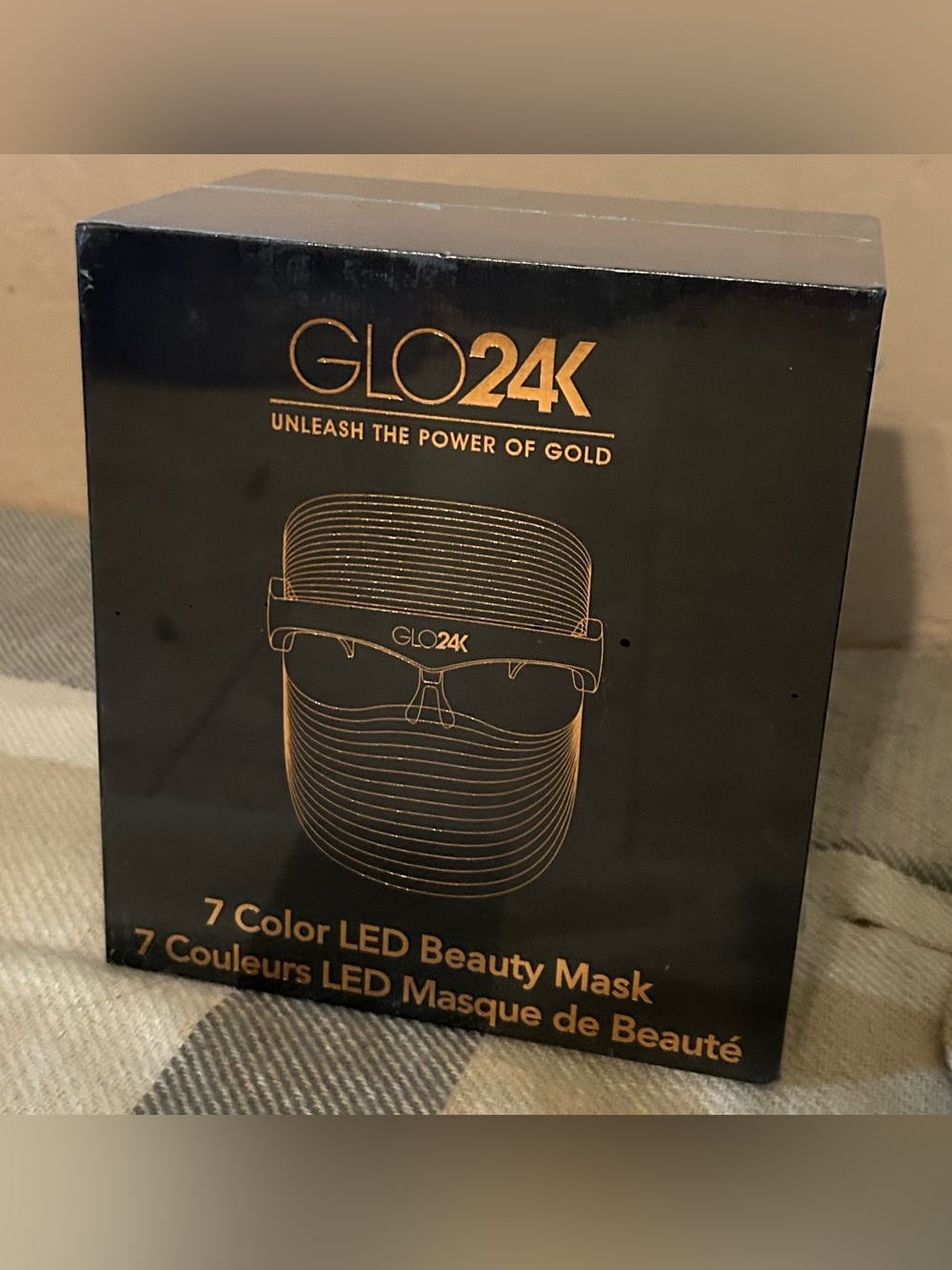 7-Color LED Beauty Mask in Black and Gold